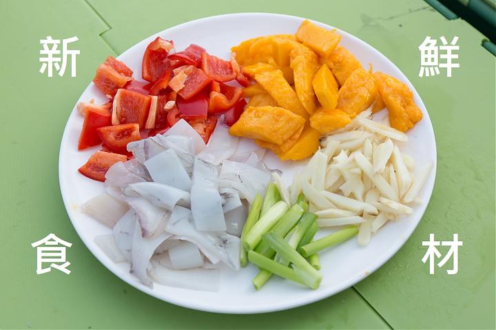 基隆夜钓小管＆海钓新手体验｜提供船家料理