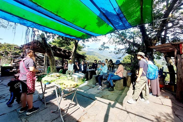 屏东老七佳石板屋部落一日｜最大排湾族石板屋聚落