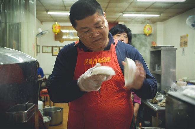 彰化市场里的美食探索小旅行｜体验传统糕点DIY