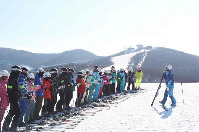 韩国江原道High 1滑雪4日游滑雪祭GOGOSKI（首尔出发/中文服务/五星饭店3晚）