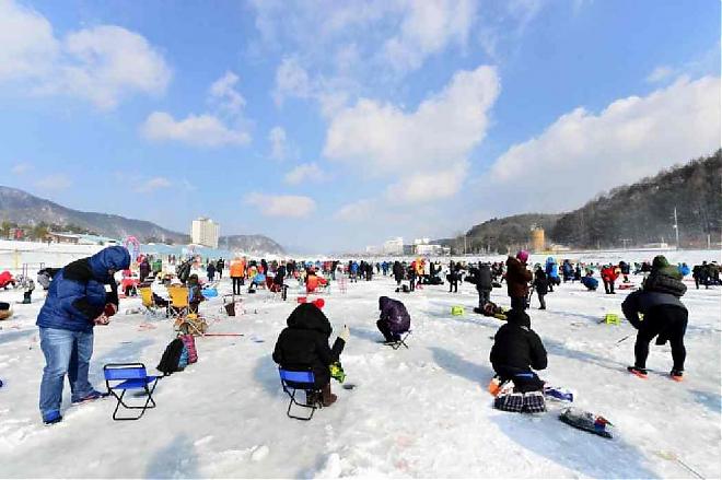 【首尔出发】2020韩国冰钓平昌鳟鱼节｜雪上活动