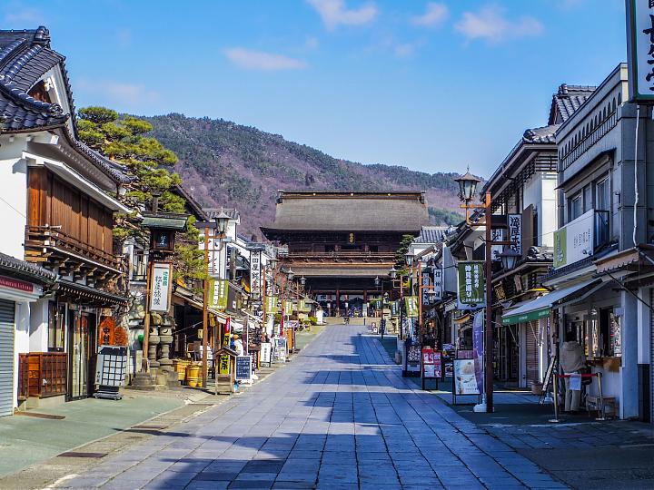 东京出发|长野一日游(雪猴泡温泉/户隐神社/饭山雪屋)