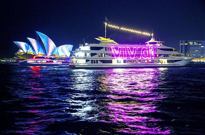 【2020 Vivid Sydney缤纷雪梨灯光音乐节】库克船长观光游船