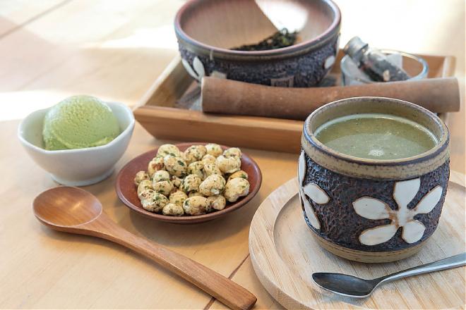 青春山城行旅包｜搭上台湾好行965，探索淡兰、九份品茶
