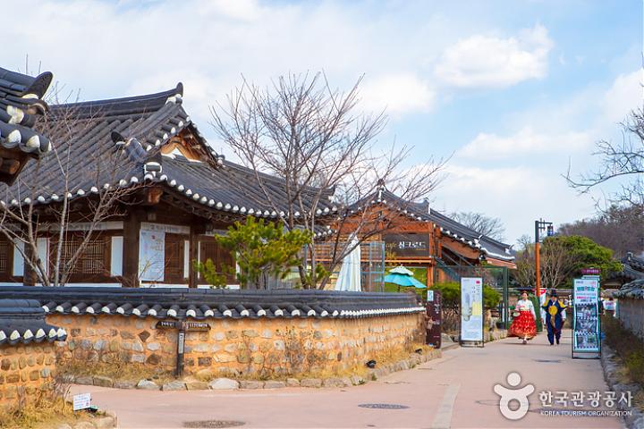 庆州韩屋良洞村＆玉山书院｜世界文化遗产2日游