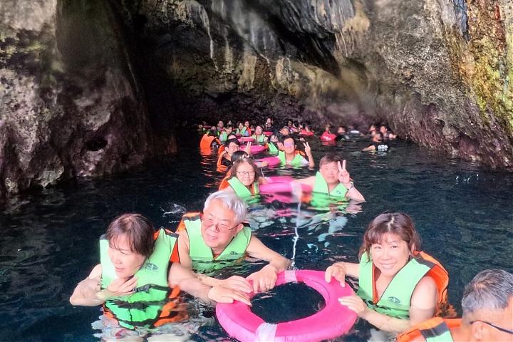 绿岛蓝洞秘境探索｜在地教练带路、潮汐限定体验