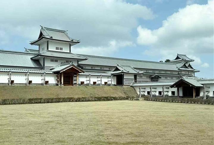 大阪出发｜白川乡合掌村.飞驒高山.金泽2日游(中文领队/来回交通)