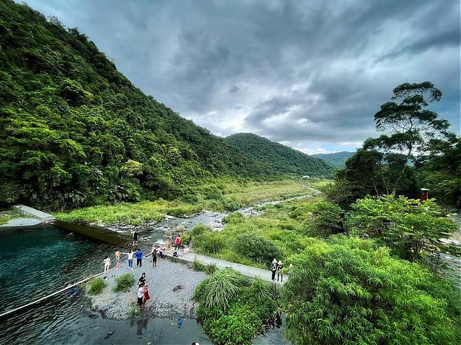 Yilan Hanxi Tribe Half-Day/Day Tour | Fishing in the Hunter Creek, Picnic in the Mountains, and a Tribe Dining Table
