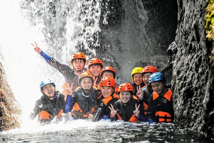 River tracing along Laomei River in Shimen, Taipei | A cool and refreshing summer getaway in the north!