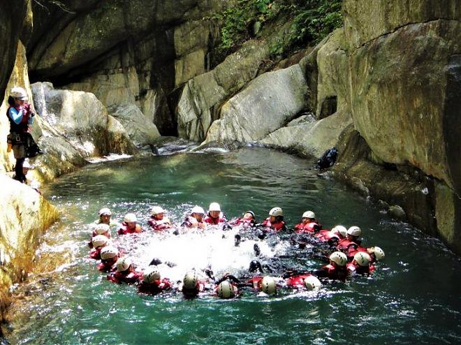 Jinyue Waterfall River Tracing Experience in Nan'ao, Yilan | Lupixi Waterfall Diving & Waterfall Slide