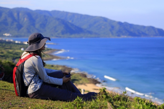 Kenting South Cape Pilgrimage | Explore Sheding Park's prairie, windblown sand, and high coral reefs