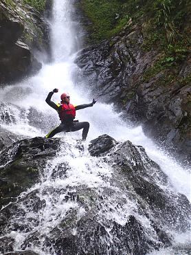 Pingtung Haocha Creek River Tracing Experience | Tracing the Dreamy Yuanyang Valley Waterfall