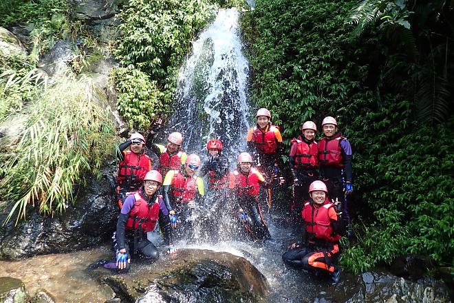 Pingtung Haocha Creek River Tracing Experience | Tracing the Dreamy Yuanyang Valley Waterfall