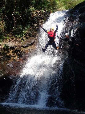 Pingtung Wanliu Creek River Tracing Challenge | Leaping Over the Cool Shuilian Waterfall