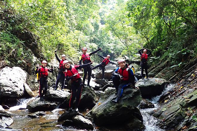Pingtung Wanliu Creek River Tracing Challenge | Leaping Over the Cool Shuilian Waterfall