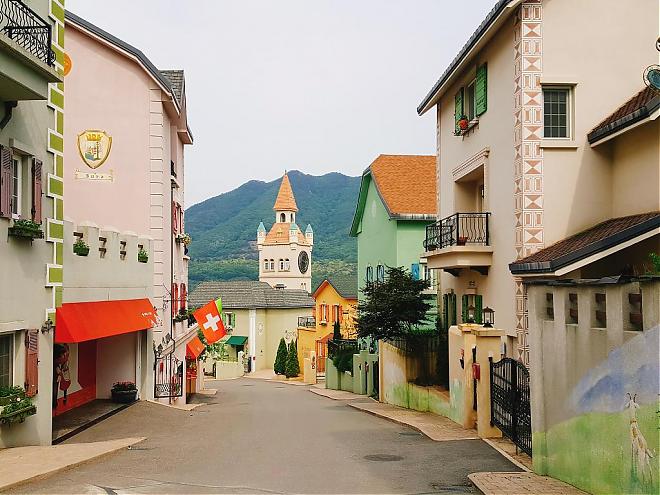 [Minimum 2 people/Depart from Seoul] Fairytale Swiss Village, Gangchon Rail Bike, and Garden of Morning Calm Day Trip