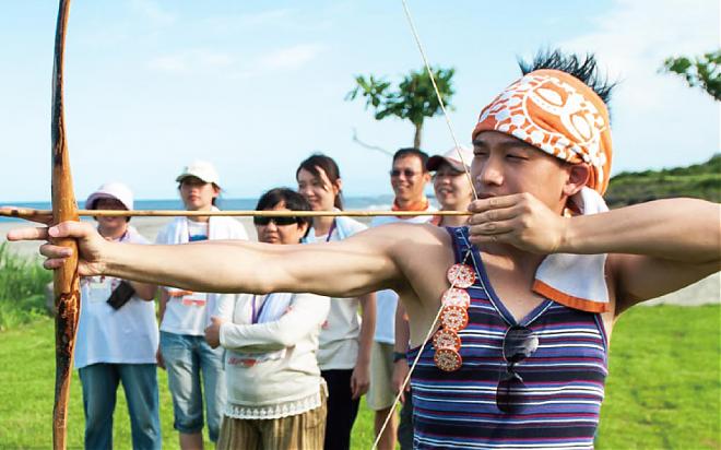 Half-day fishing and hunting in Jingpu Tribe, Hualien, rubber rafting, Bagua net fishing, and wave crabbing