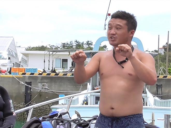 A new underwater walking experience in Onna Village, Okinawa. Even those who can't swim can participate.