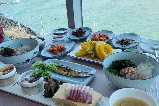 2020 Jeju Island Cherry Blossom and Rapeseed Blossom Bloom Deluxe Two-Day Tour