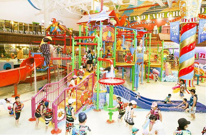 One-Day Tour to One Mount Water Park/Snow World and Aqua Planet Aquarium (From Seoul)