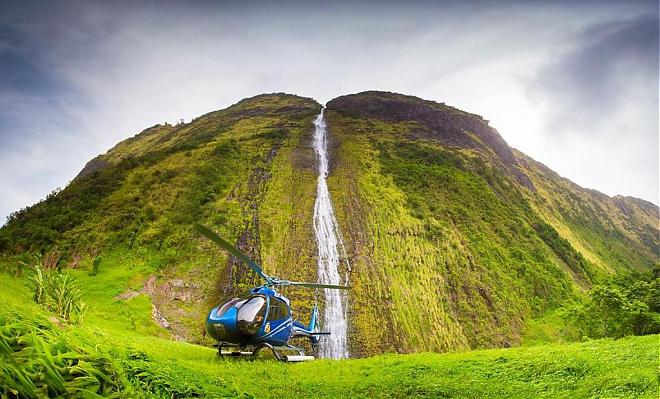 Hawaii Big Island Helicopter (CIRCLE OF FIRE / WATERFALLS)