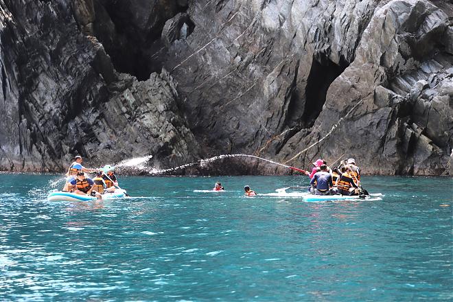 Yilan Wuyanjiao Dragon Boat SUP Sailing Experience | Towed by a Powerboat, Sail to the Blue Beer Sea