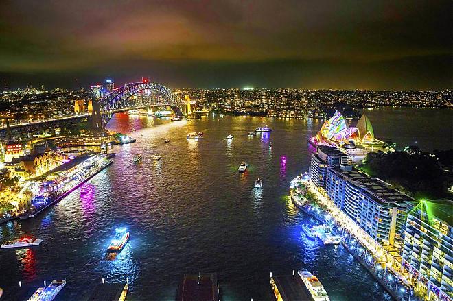 2020 Vivid Sydney: Captain Cook Sightseeing Cruise