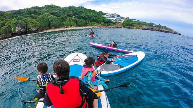 Xiaoliuqiu SUP + Snorkeling Experience | Enjoy the ocean in a semi-submarine!
