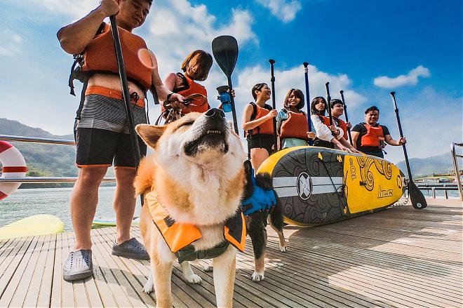 Hualien Liyu Lake SUP/Canoe Experience | Paddling towards the stunning mirrored lake scenery