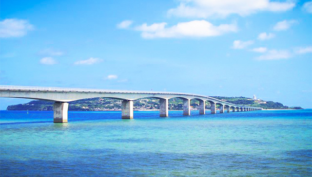 Okinawa Day Bus Tour | Aquarium, Kouri Island, and American Village (Departing from Naha)