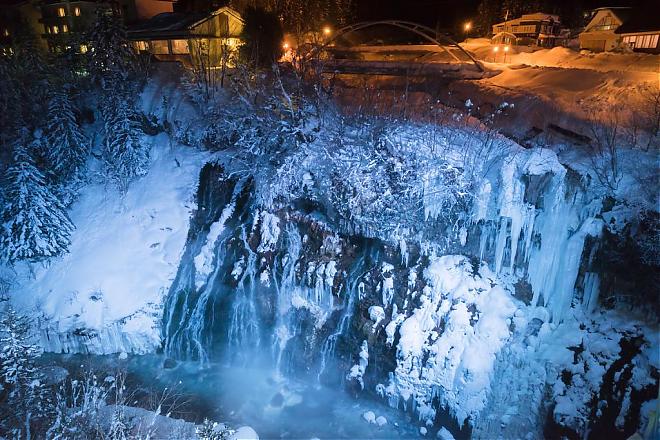 Hokkaido Blue Pond Shirahige Falls Illumination + Asahiyama Zoo Day Tour (Guaranteed Group Tour from Sapporo)