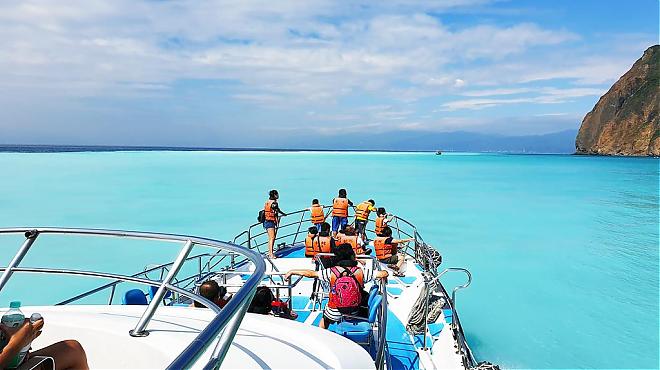 Yilan Guishan Island Landing Package | Friendly Whale Watching, Landing, and Island Tour in One