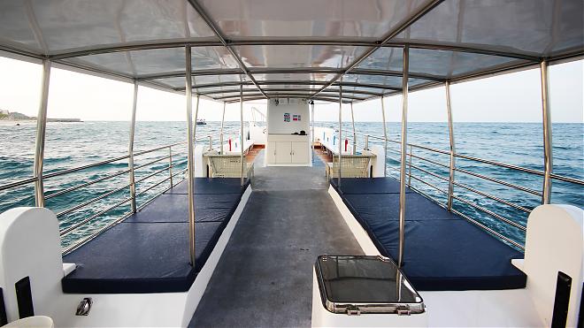 Enjoy the sea with a transparent canoe, SUP, snorkeling, and a semi-submarine in Xiaoliuqiu.