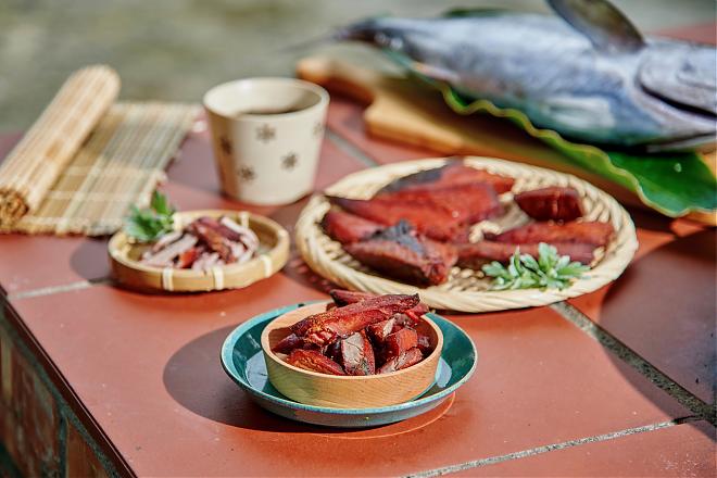 Green Island Smoked Bonito Handmade Experience｜Top-grade Bonito Culture Tour