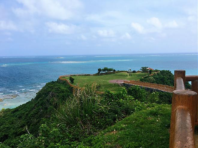 Southern Okinawa Bus Day Tour｜Senaga Island x Seafood Market x Outlets