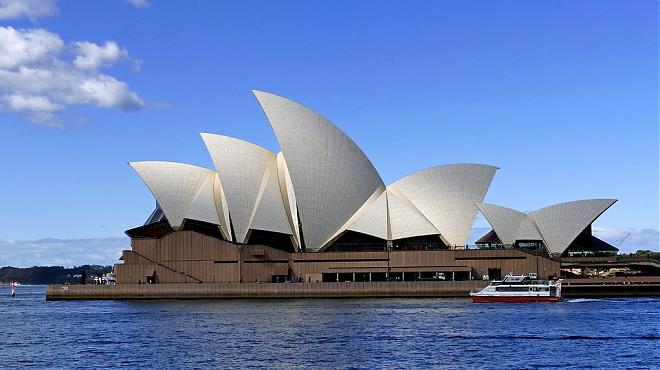 Sydney, Australia: A Day Trip with Lunch and Attraction Tickets