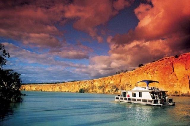 Adelaide, Australia | Wildlife Park and Murray River Day Tour