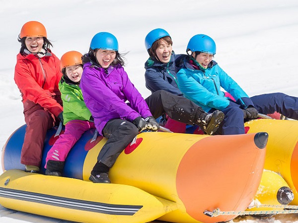 Hokkaido Snow Cafe & Snow Park Day Tour | Including Otaru Stroll