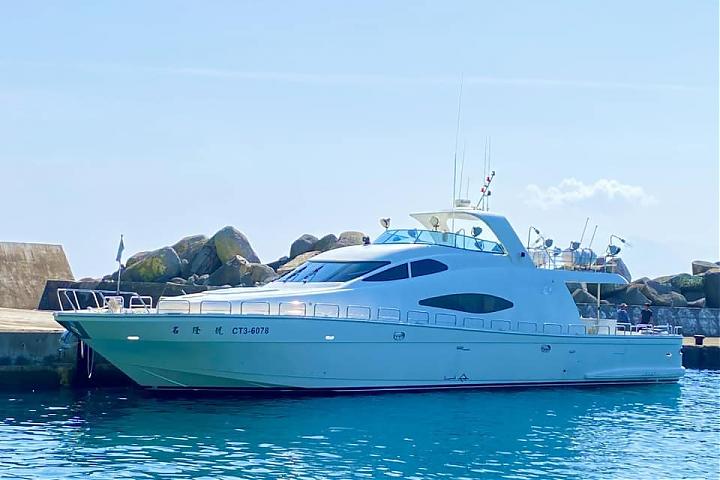Keelung Luxury Yacht Night Fishing Party | No-Menu Private Chef Cuisine at Sea