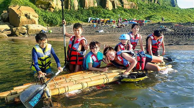 Small Group Tour: Eco-Friendly Boating on the Northeast Coast. Team Up and Go!