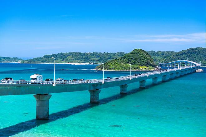 A stunning day trip to Yamaguchi Prefecture: Motonosumi Inari Shrine and Tsunoshima Bridge