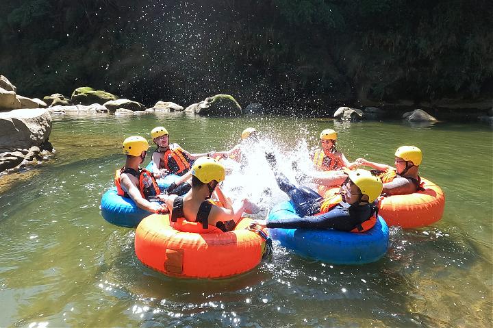 Sandiaoling SUP & River Rafting Experience. Explore the unique landscape of the river valley potholes.