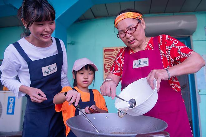 What's up with peanuts? Green Island makes snacks by hand | Green Island handmade experience