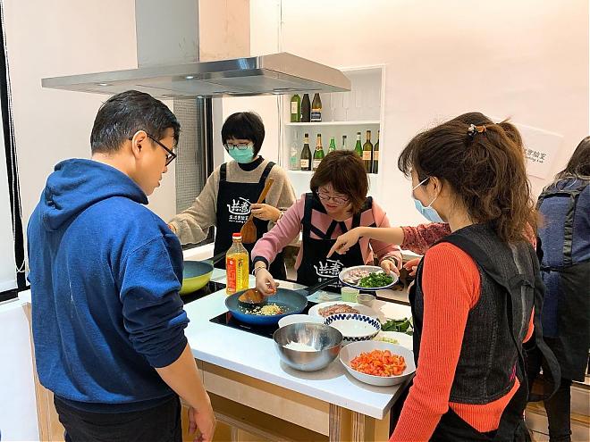 Cooking Together~Don't be afraid of cooking for beginners! Play cooking with your team