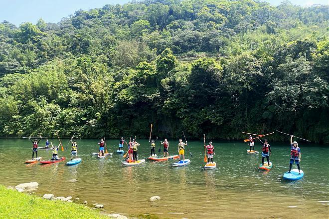 SUP Paddling Experience in Beishixi, Pinglin County, Xinbei | Waterbird Observation and Water Fun