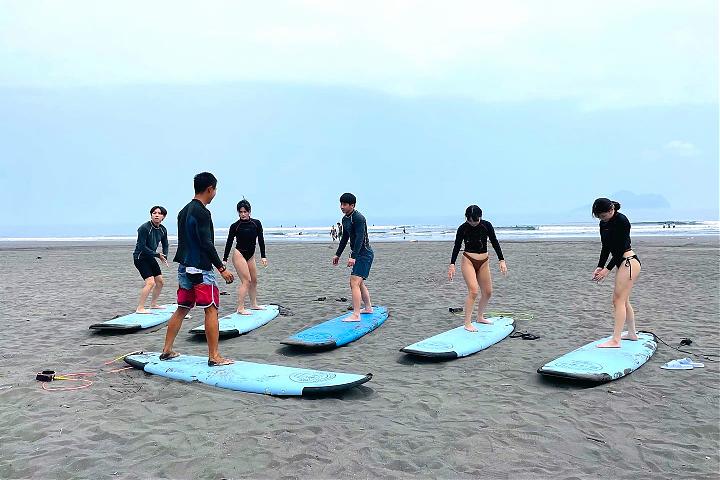 Yilan Toucheng Waiao Surfing Experience + Professional Instruction｜Wushi Harbor Blue Ocean Surfing