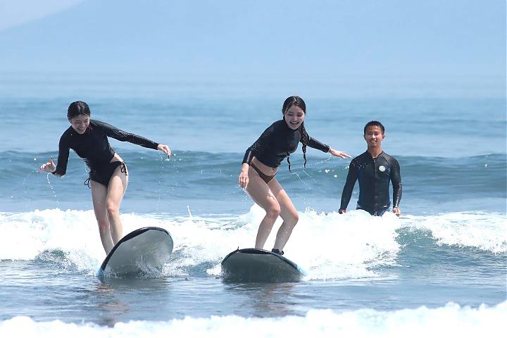 Yilan Toucheng Waiao Surfing Experience + Professional Instruction｜Wushi Harbor Blue Ocean Surfing
