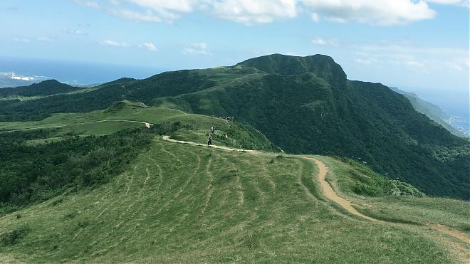 One-Day Hike in Taoyuan Valley and Caoling Historic Trail in New Taipei City | Guided Tour + Transportation