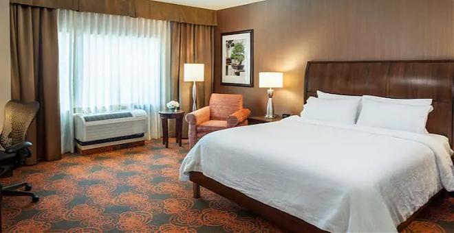 All-Inclusive Seattle Package: 6 Days, 4 Nights with Direct Flights, Hotels, and Driver/Guide Booking