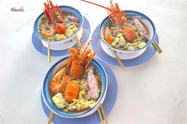 Penghu East China Sea Starry Sky Tour | Evening Cruise to Penghu Beach. Must-Try Lobster Noodles | Feeding Terns & Night Fishing